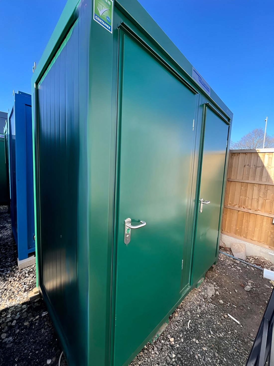 11 double mains toilet 8ft x 5ft green 4 (1)