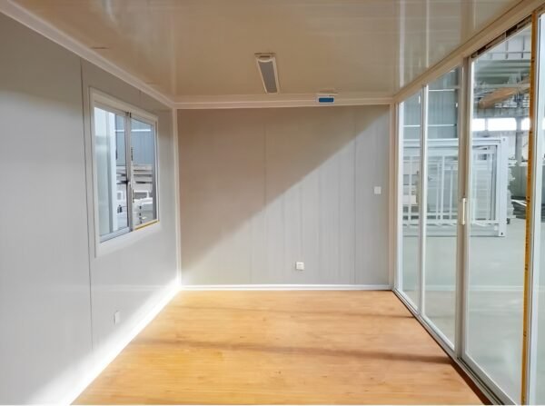 40ft luxury good quality prefab modern container home3 600x447 1 1
