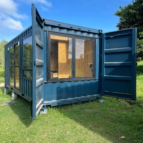 customized 20ft cozy cabin container house 5 600x600 1 1