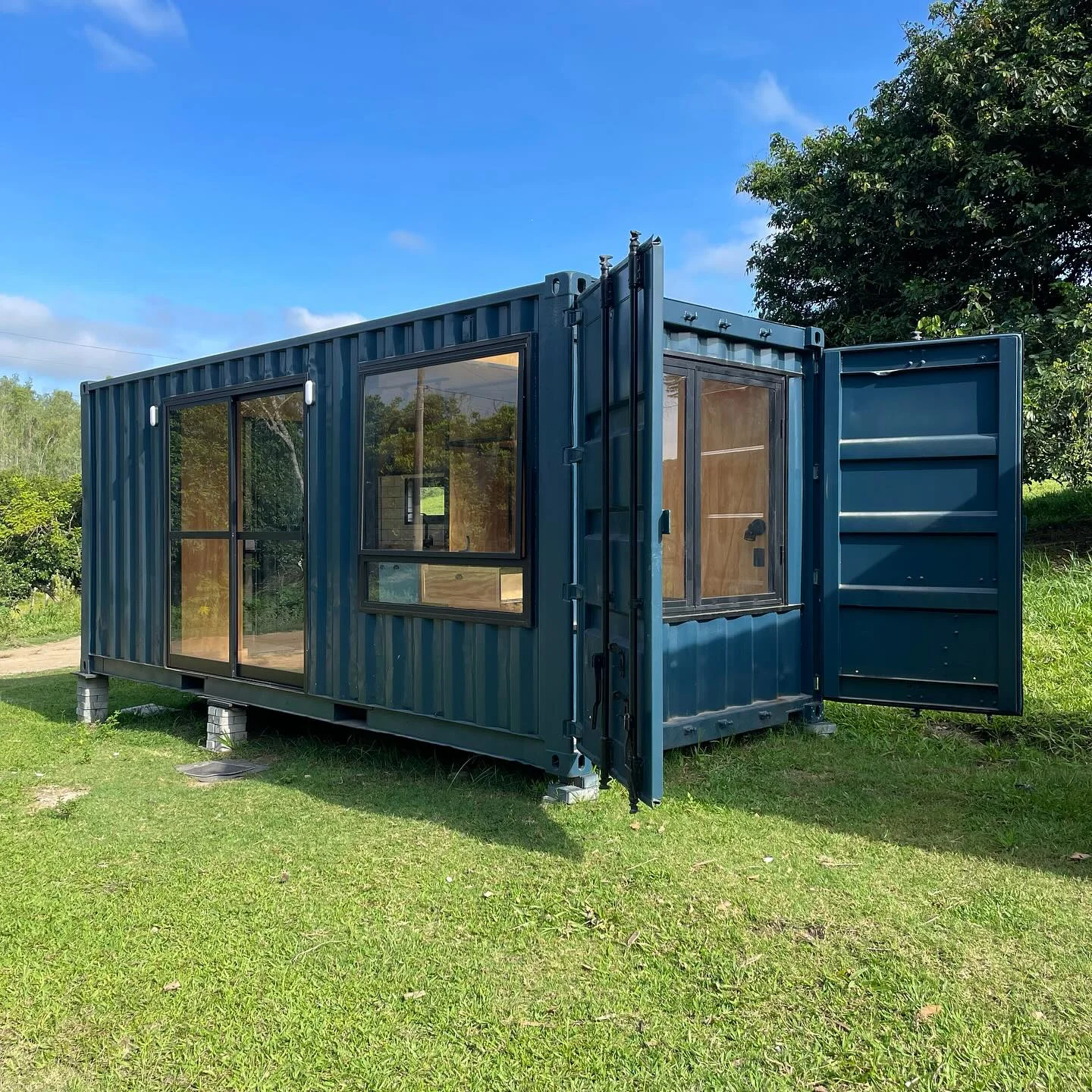 customized 20ft cozy cabin container house 7 1