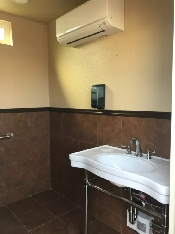 restroom shipping container conex portable bathroom5 600x800 1